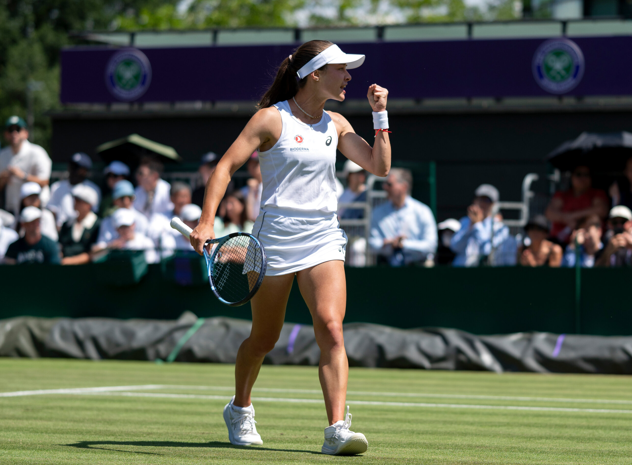 Zeynep Sönmez Wimbledon’da Tarih Yazmaya Devam Ediyor