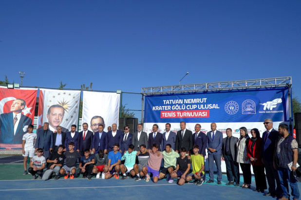 Tatvan Nemrut Krater Gölü Cup Ulusal Tenis Turnuvası Başladı